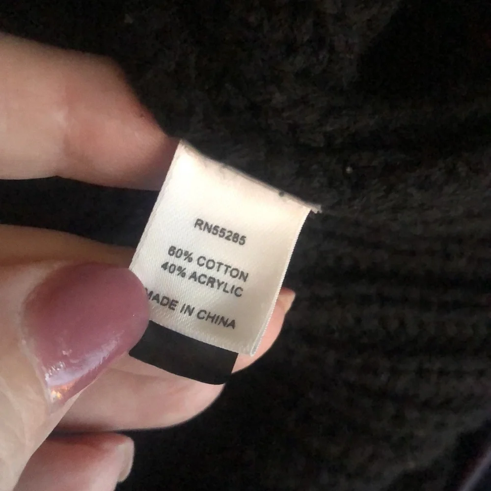 EXPRESS CHUNKY KNIT OVERSIZED CROPPED SWEATER Black - Picture 7 of 7